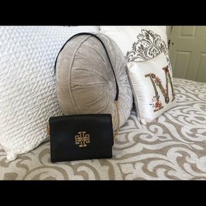 Tory Burch sling wallet
